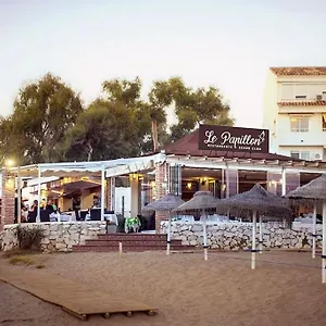 Golden Hour Beachfront Apartamento Marbella